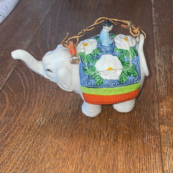tique japanese porcelain elephant teapot Accents Antique Japanese